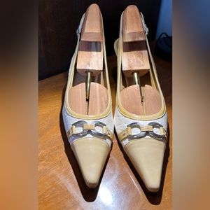 Stuart Weitzman Slingback Pump WMNS 8.5SS Mustard White patent leather toe/trim